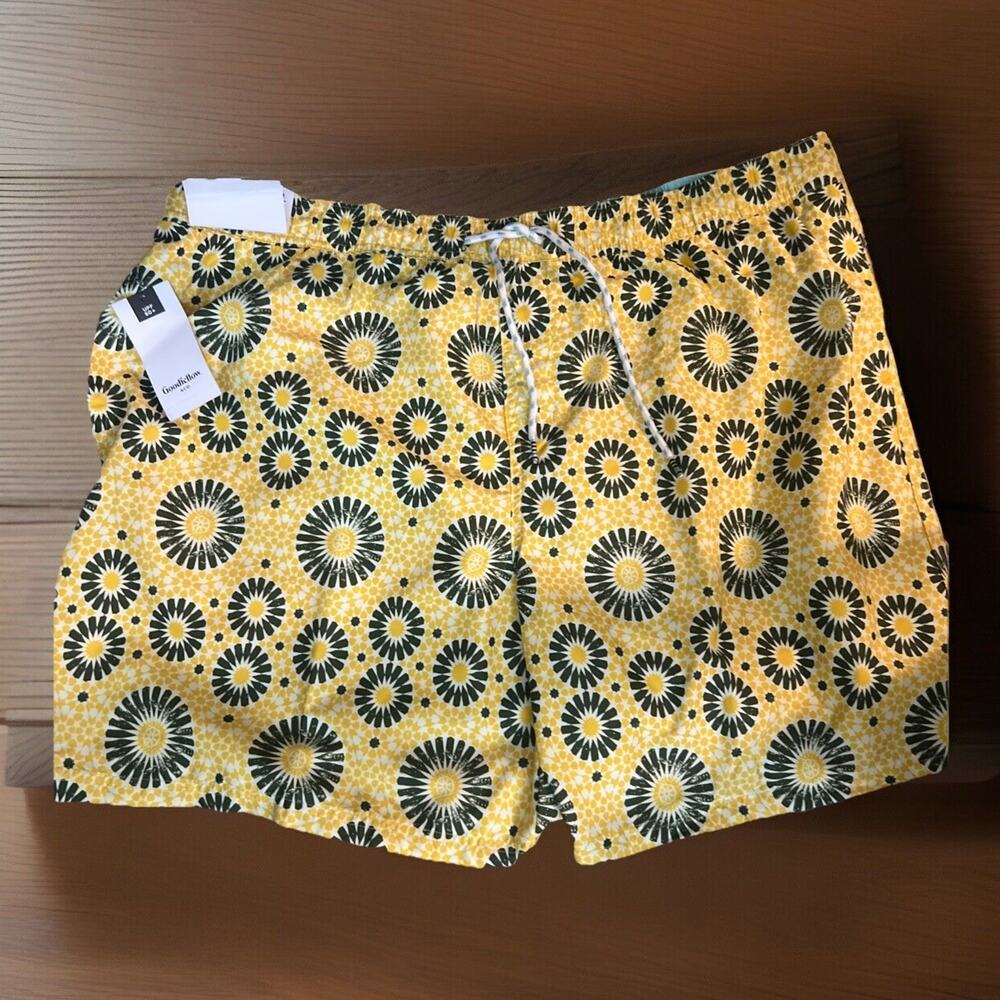 Goodfellow Mens Swim Trunks 7" Inseam UPF 50+ Yellow Medallion Print Size XXL